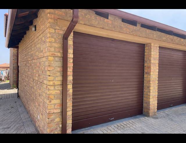 3 bed property to rent in KOSMOSDAL